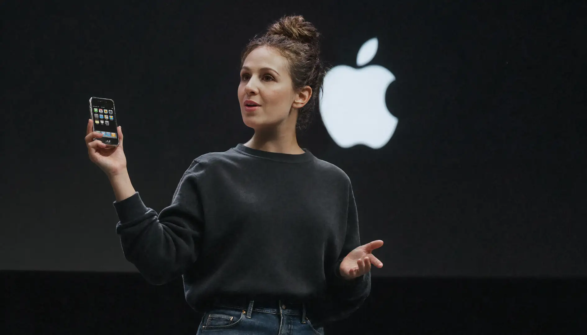 Generiertes Bild für den Teil »Geschichte mit Viola Allen«: Vorstellung des ersten iPhones